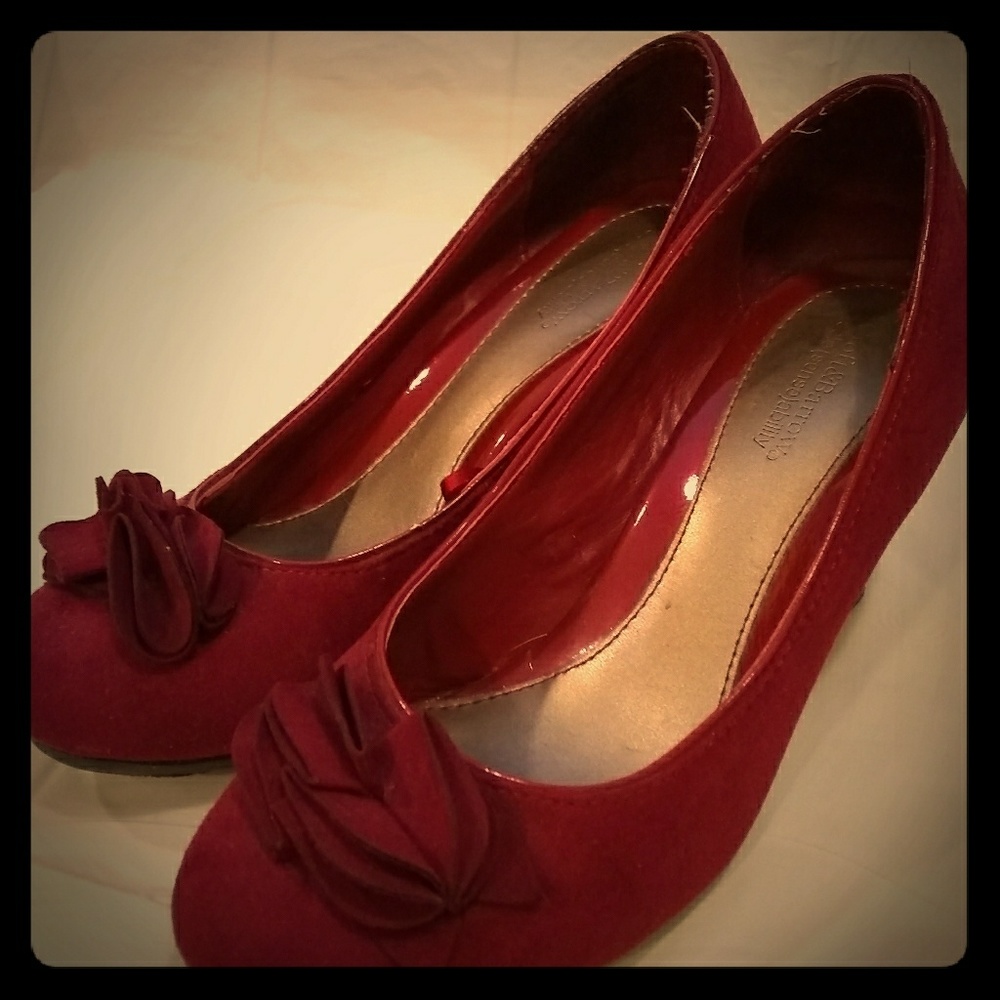 Croft and Barrow suede-like red pumps